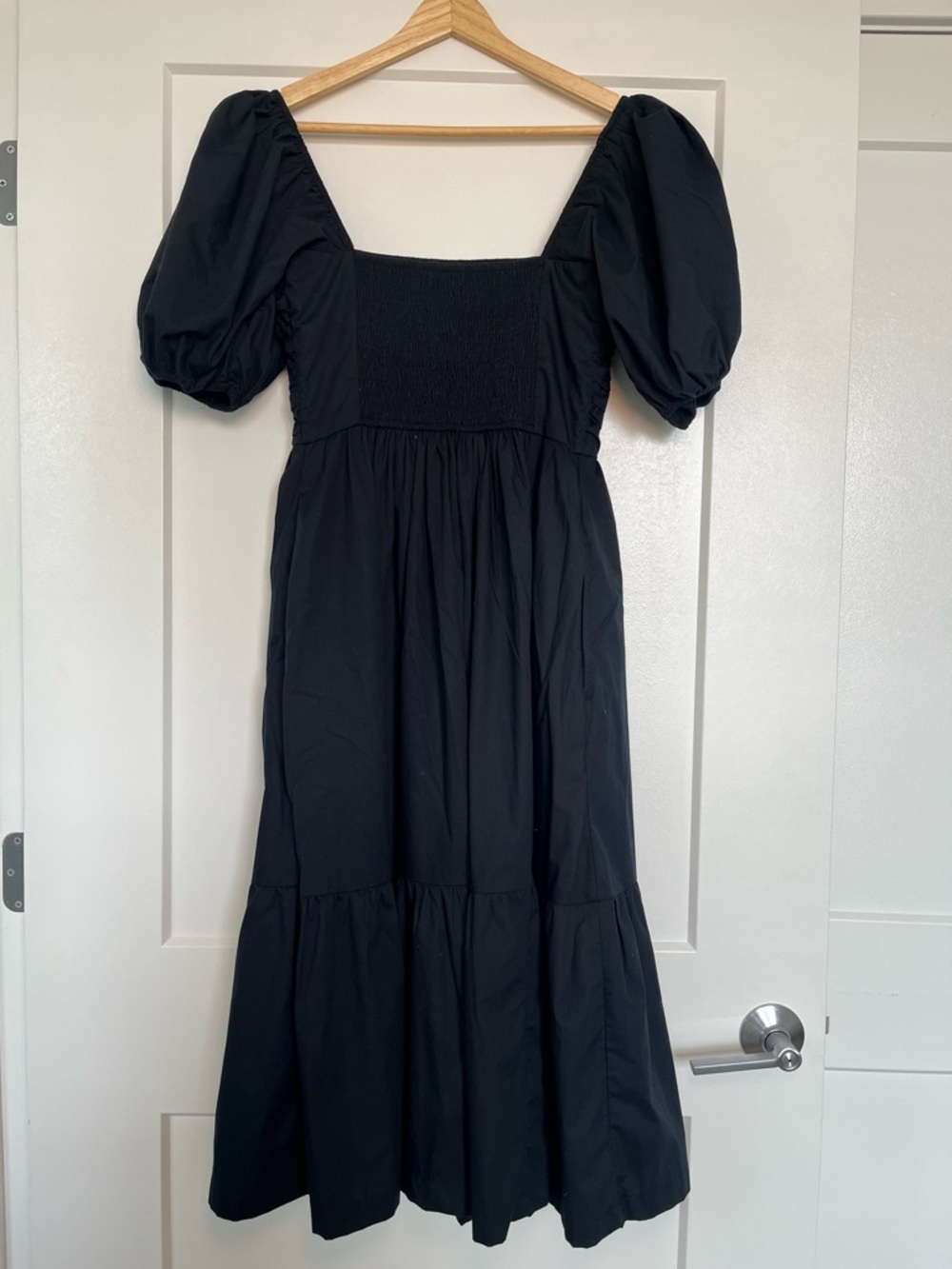 Abercrombie Black Puff Sleeve Smocked Midi Dress w/ Pockets Size S - Picture 3 of 11